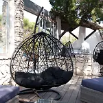 Marina Di Santa Giulia * بورتو فيكشْيو
