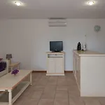 Marina Di Santa Giulia Daire *