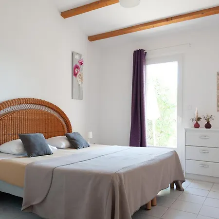 Marina Di Santa Giulia Apartment *