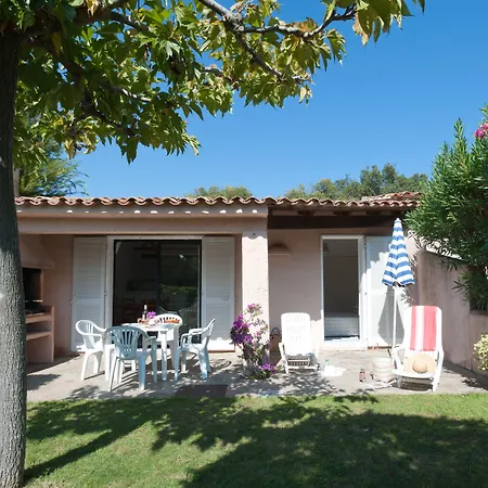 Marina Di Santa Giulia * פורטו-וישיו