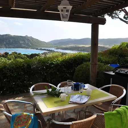 Marina Di Santa Giulia * פורטו-וישיו