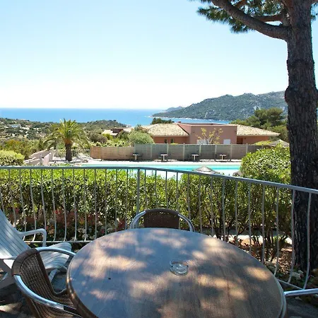 Marina Di Santa Giulia פורטו-וישיו