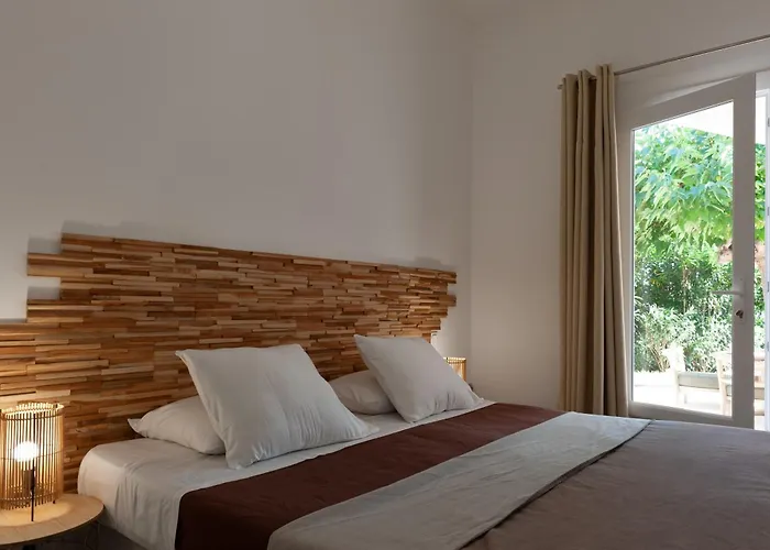 Marina Di Santa Giulia Апартаменты *