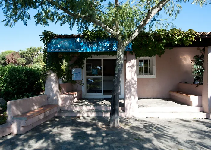 Апартаменты Marina Di Santa Giulia